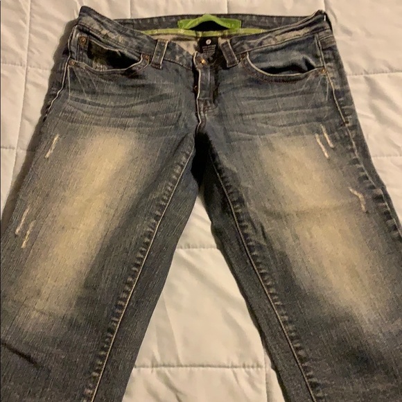 Refuge woman’s capris jean - Picture 2 of 5
